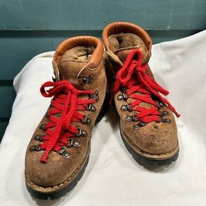 VINTAGE 1970’s Leather Lace-up Hiking Boots, Vibram Soles, Women’s 7.5